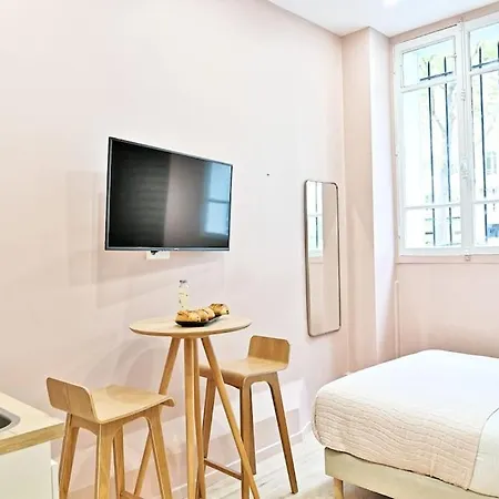 아파트 Petit Confortable & Tranquille 17eme