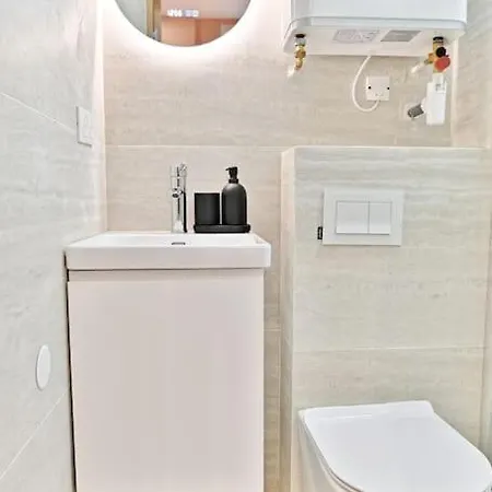 Petit Confortable & Tranquille 17eme Apartman *
