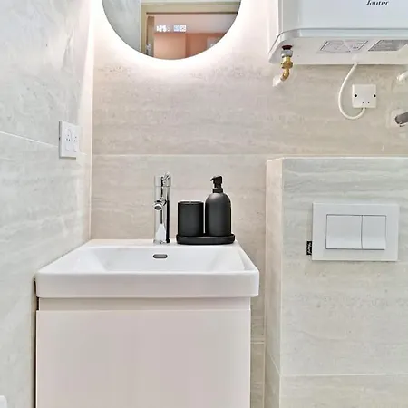 Petit Confortable & Tranquille 17eme Apartamento