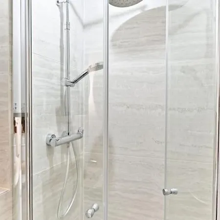 Petit Confortable & Tranquille 17eme Apartamento