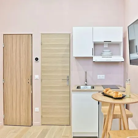 Petit Confortable & Tranquille 17eme Apartamento *